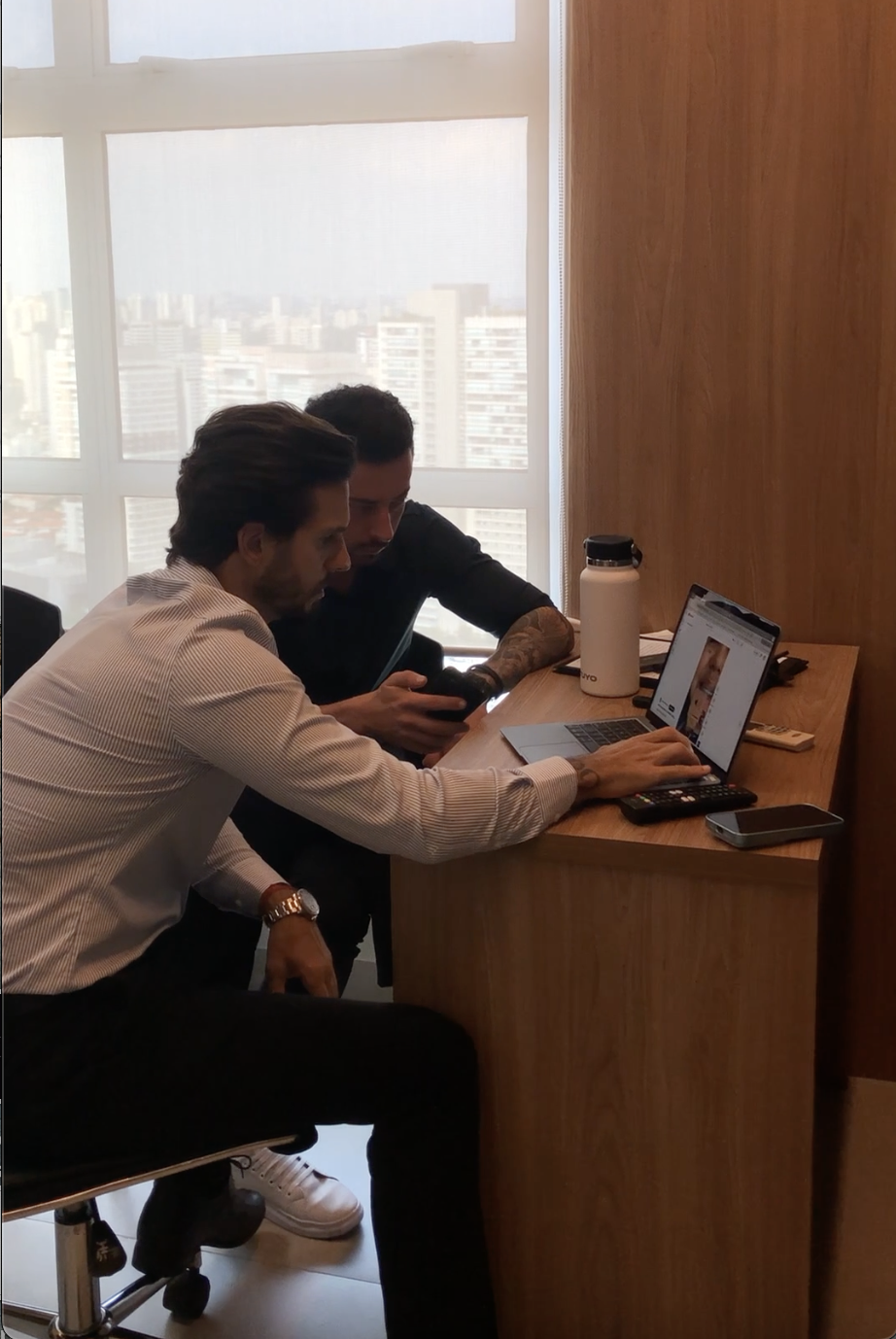 Análise de conteúdo em dupla no notebook